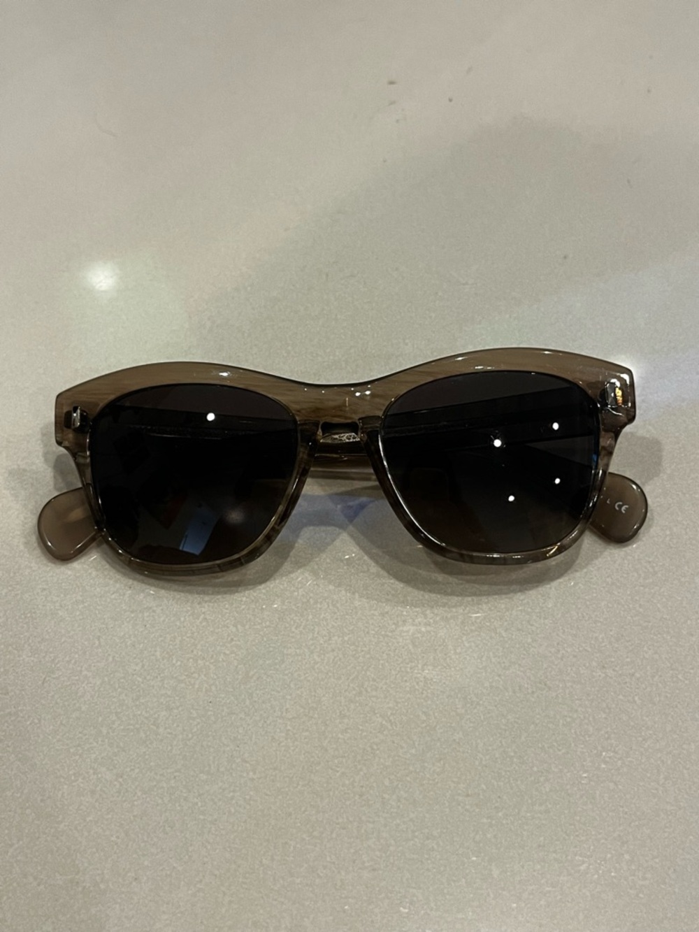 Oliver Peoples Sofee Sunglasses - Picture 2 of 6